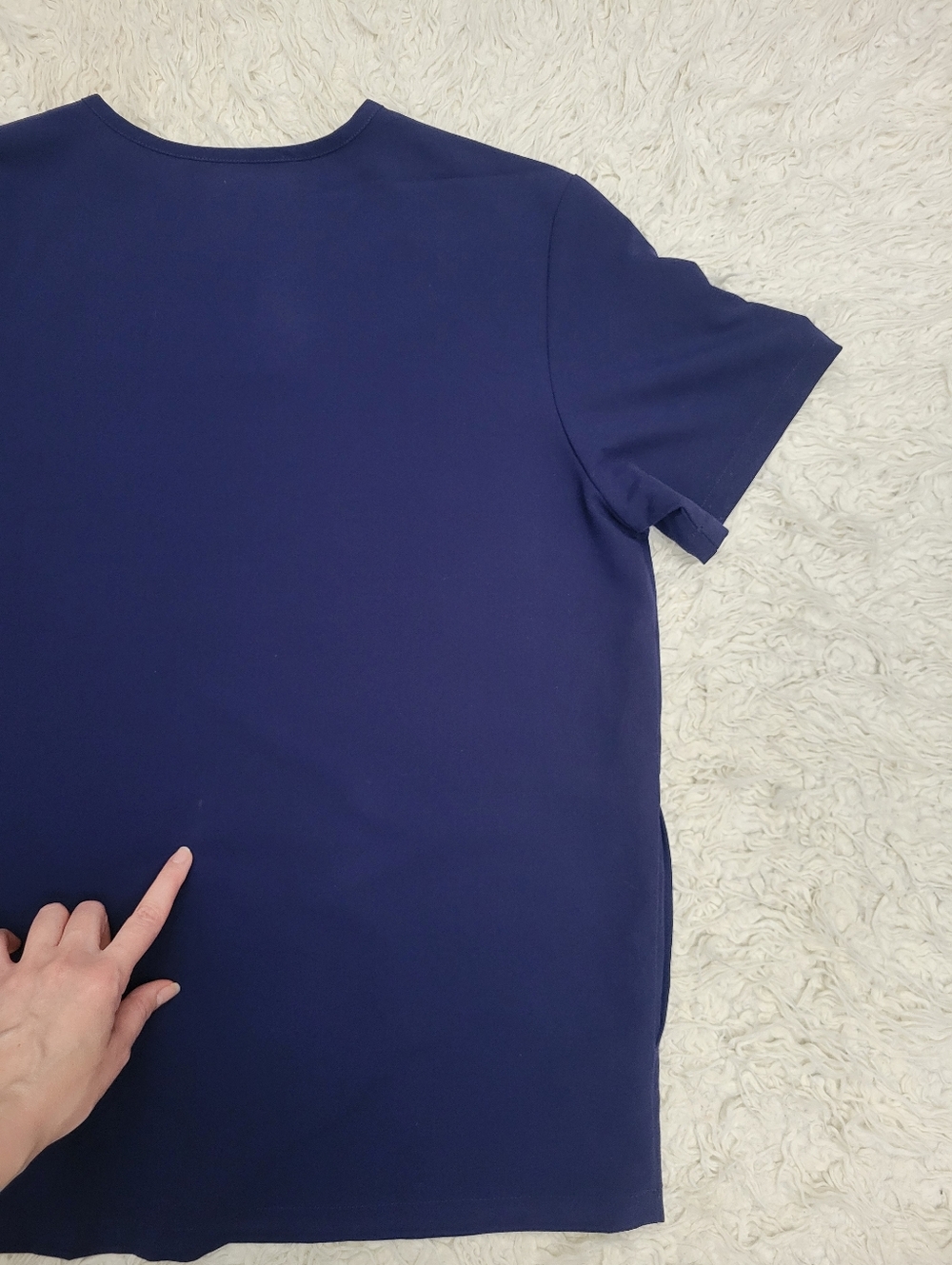 Figs Chisec Three Pocket Scrub Top Sz Large Navy Blue - Picture 12 of 12